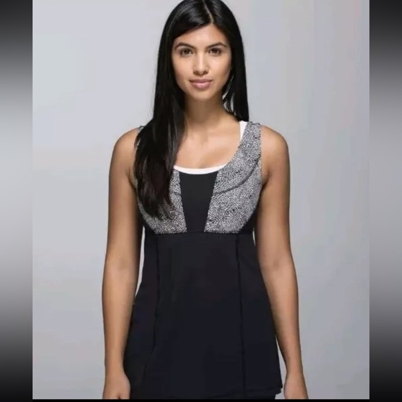 Lululemon Wrapper’s Delight Tank Top Size 8 - Picture 1 of 9